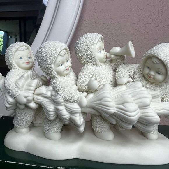 Snowbabies Hi-Ho Hi-Ho to Frolic Land We Go - Picture 9 of 16